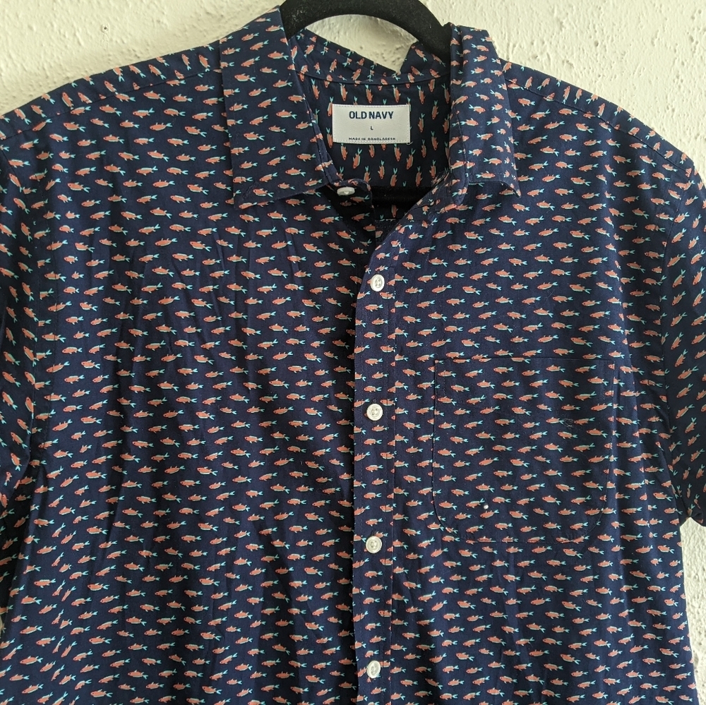 Old Navy Fish Printed Button Down Short Sleeve Shirt